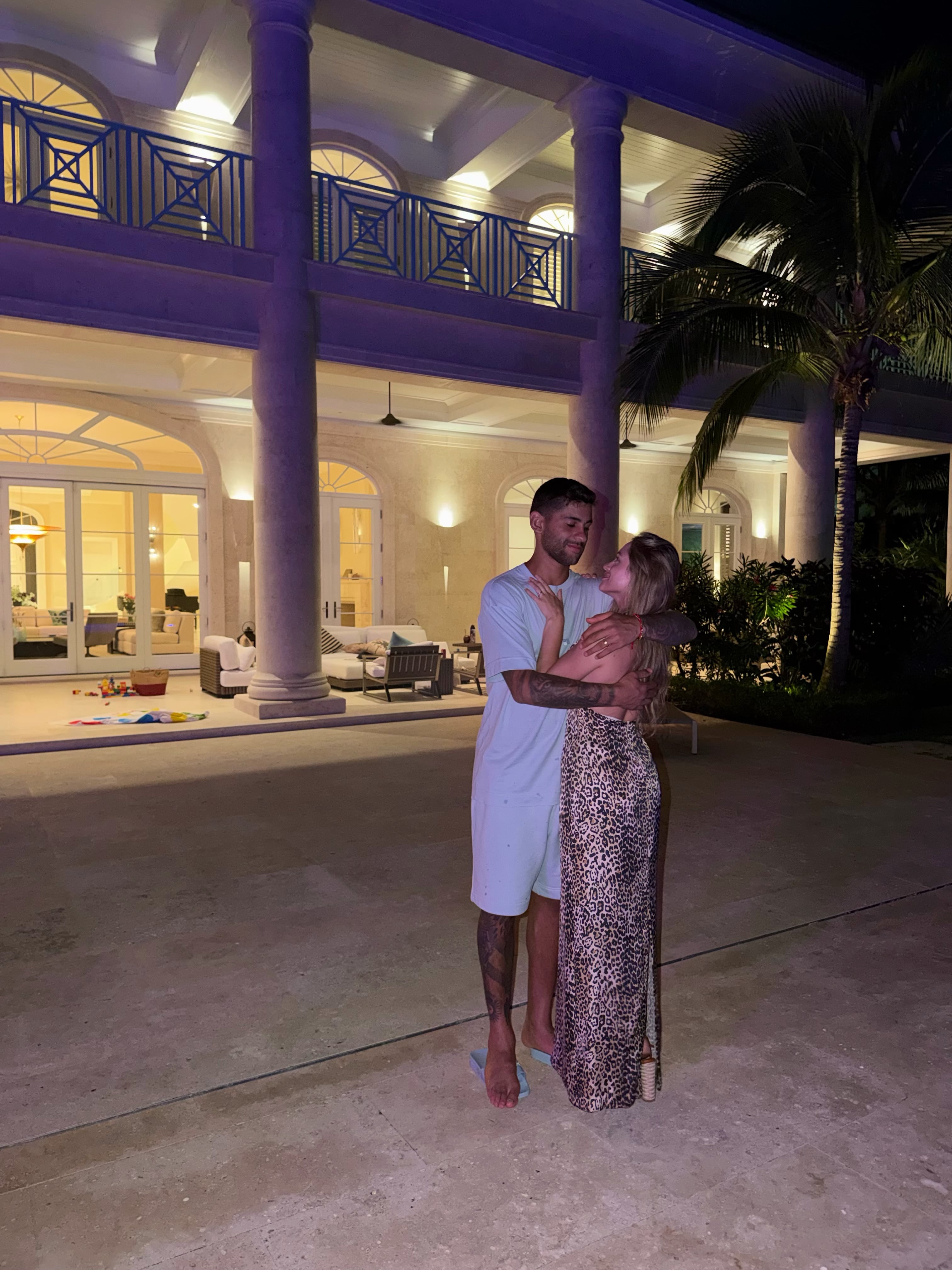 Tras el Mundial, Cuti Romero y su familia se fueron de vacaciones (Foto: Instagram @cutiromero2)