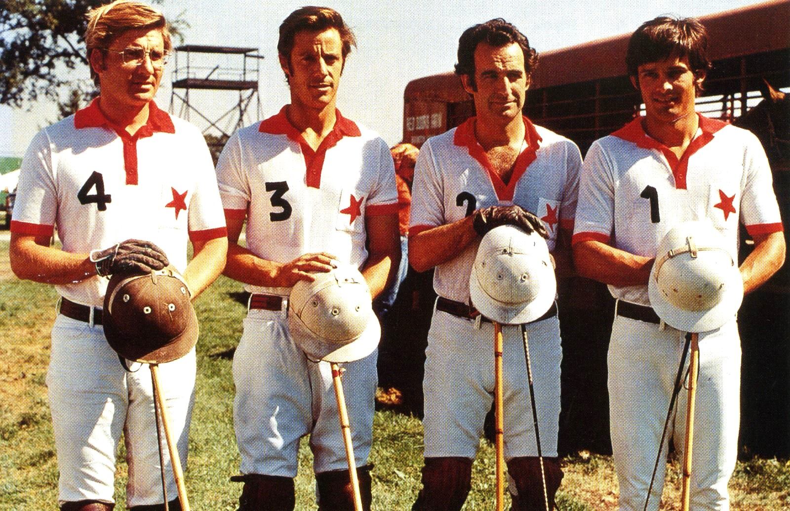 Juan José Alberdi (1), con Alfredo Harriott, Gonzalo Tanoira y Alberto Pedro Heguy luciendo la camiseta de Chapaleufú