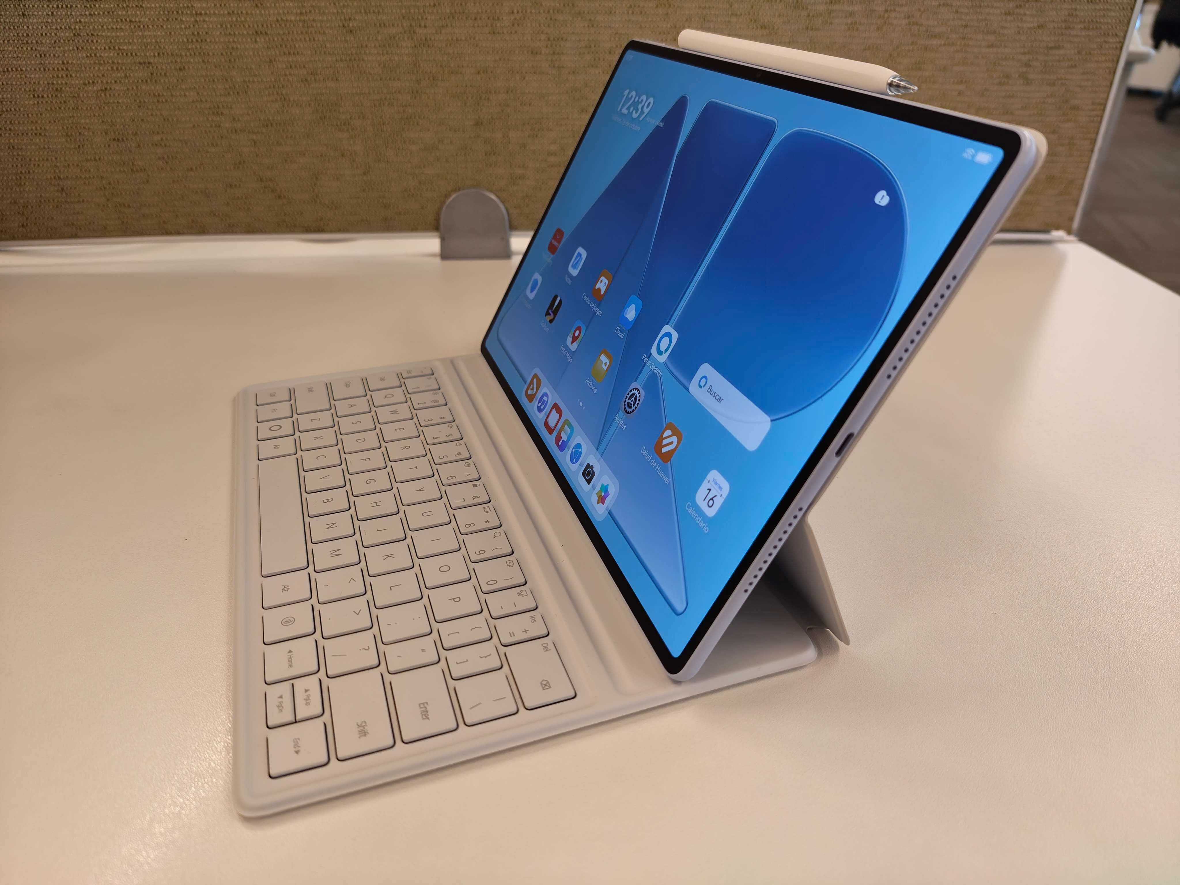 A examen: probamos la tableta Huawei MatePad Air, con pantalla de 12″ y teclado desmontable
