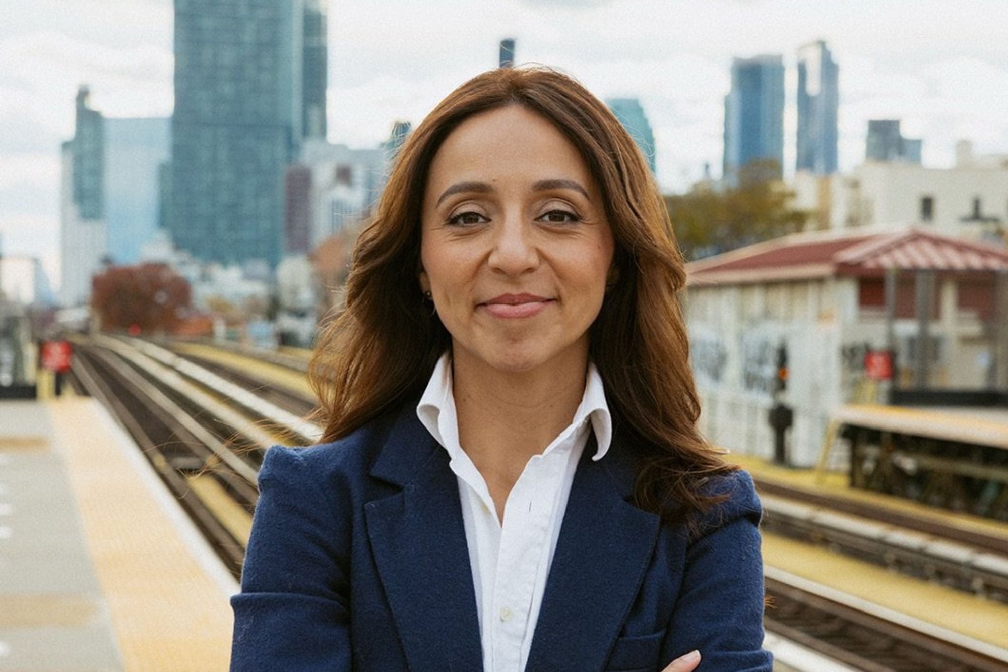 Noticias de New York, en vivo: Hochul contra el ICE, chalecos morados y victoria latina en las elecciones especiales