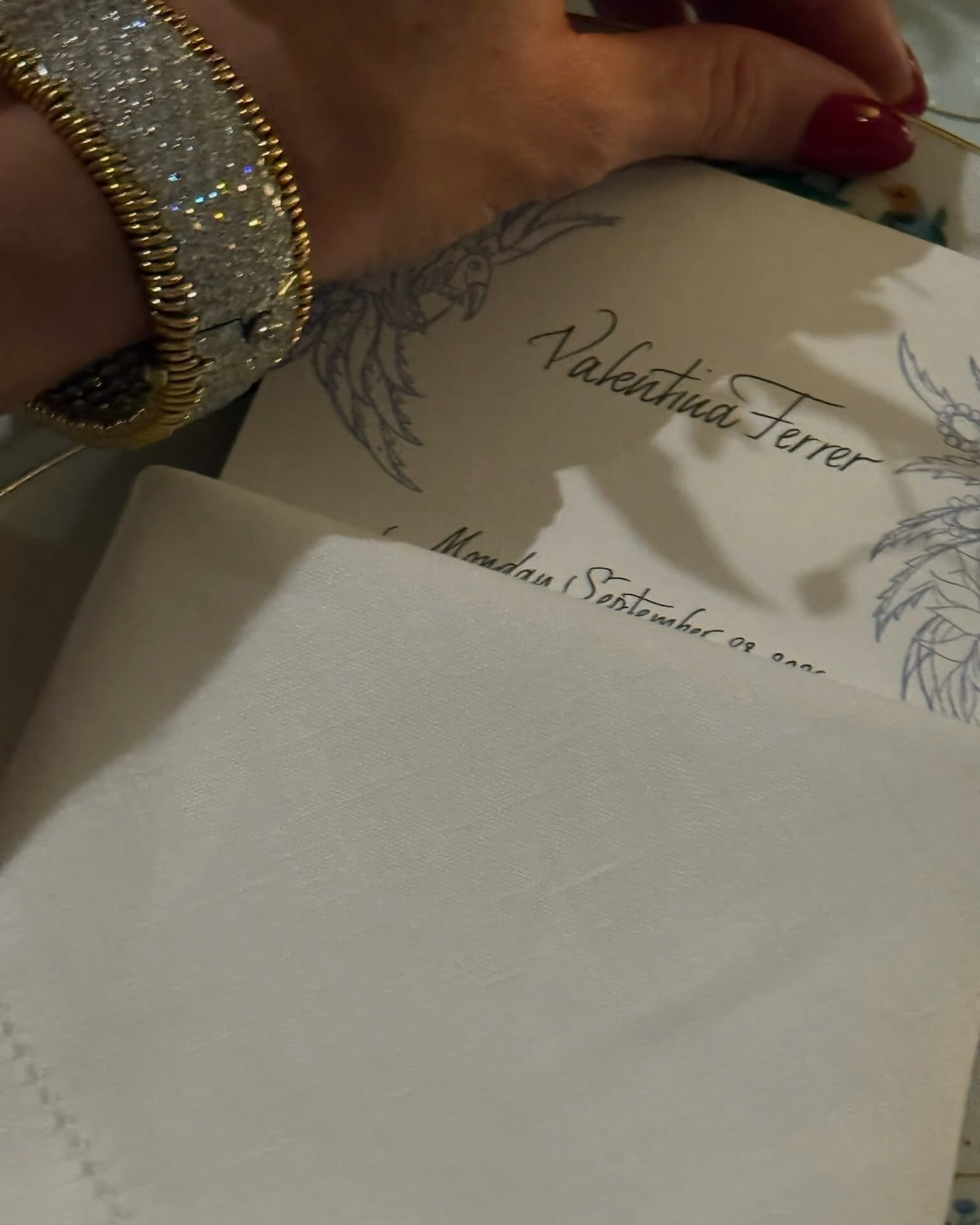 Alejada de los rumores, Valentina también fue invitada por Tiffany & Co. a su presentación en el Museo de Arte Decorativo.