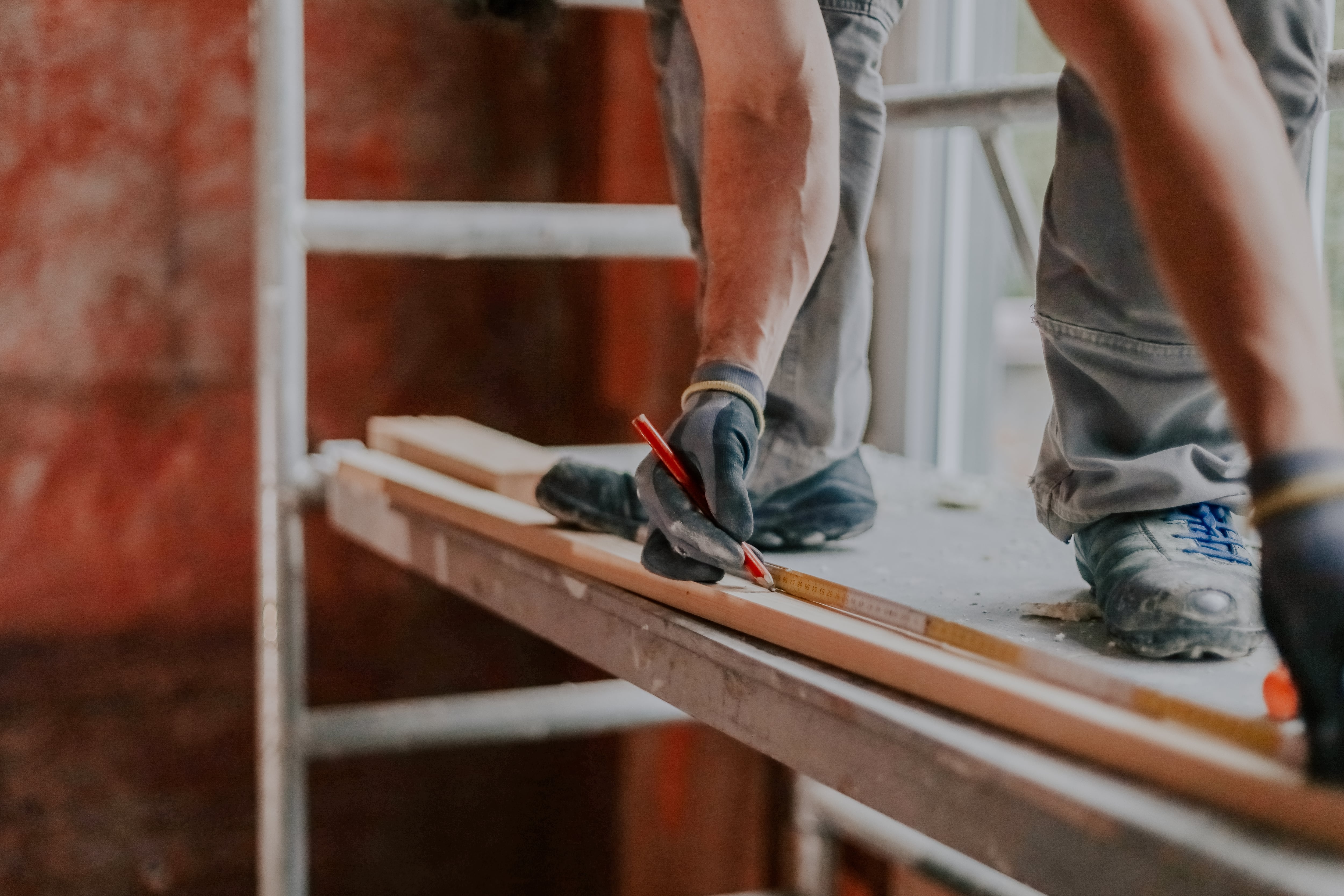 Construir se encareció cerca de un 6% en dólares en apenas un mes