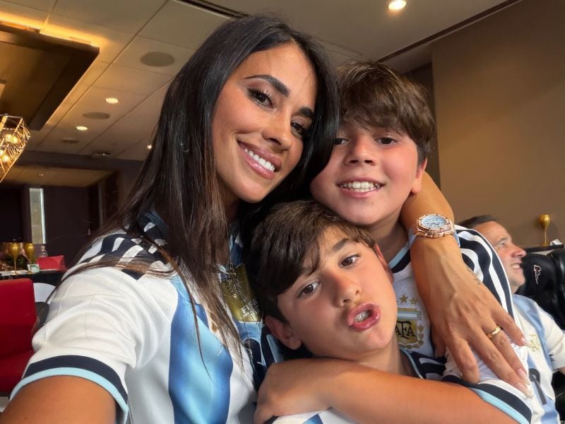 El impactante reloj de lujo con diamantes que lució Antonela Roccuzzo en el Mundial: cómo es y cuánto sale