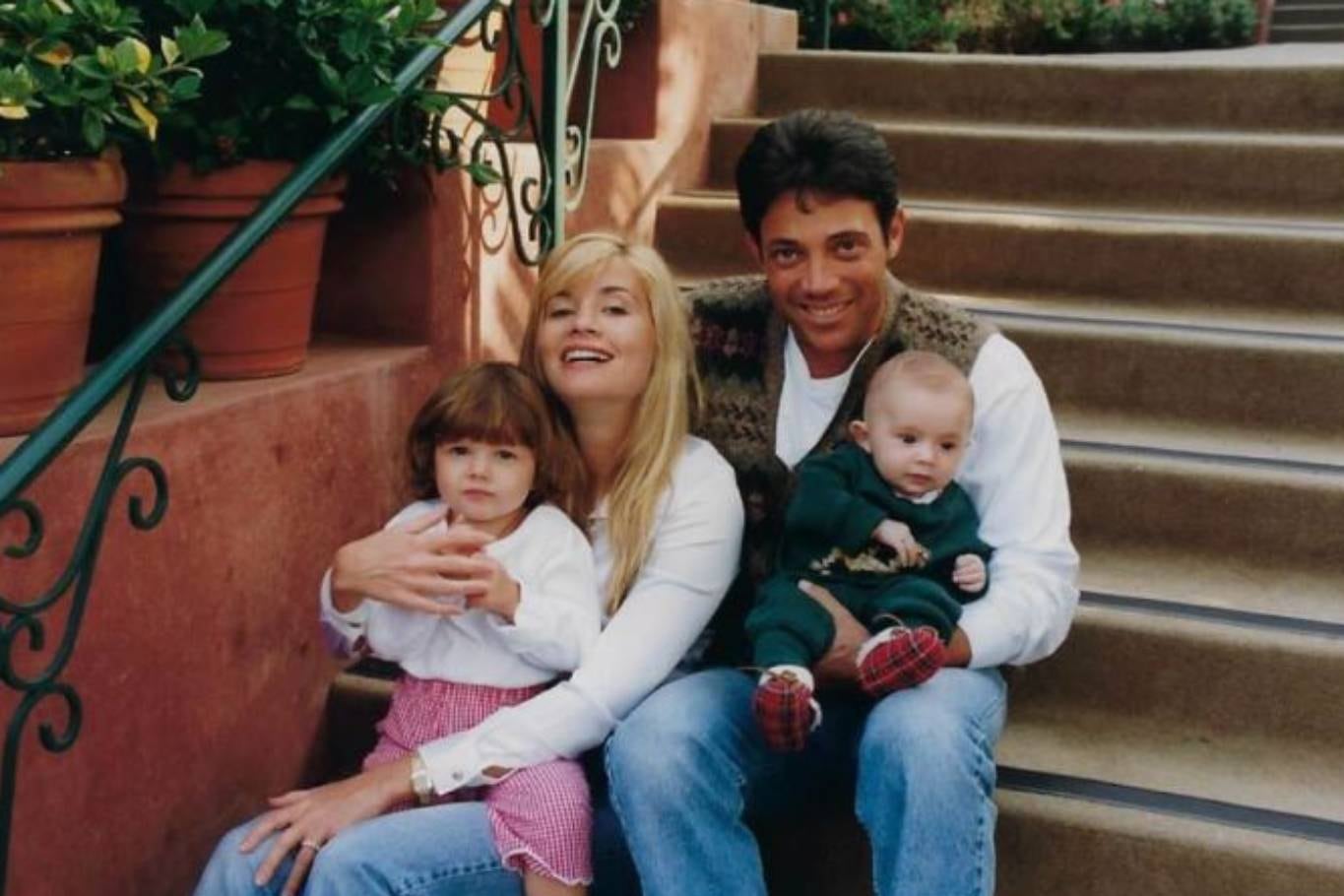 La familia Belfort en los primeros tiempos: Nadine, Jordan y los pequeños Chandler y Carter James