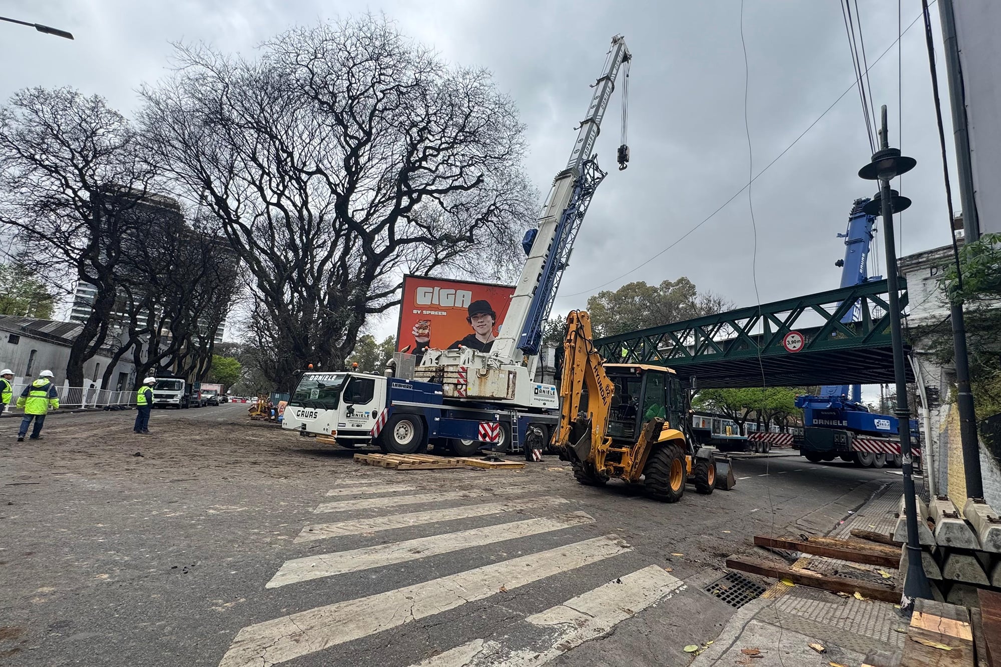 El reemplazo del puente ferroviario de la avenida Luis María Campos y Dorrego complica la circulación vehicular por esa zona de Palermo