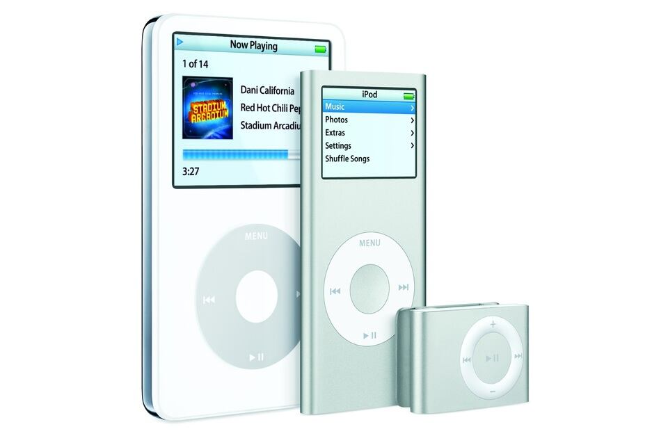 La familia iPod en 2006, con el Classic, el Nano y el Shuffle