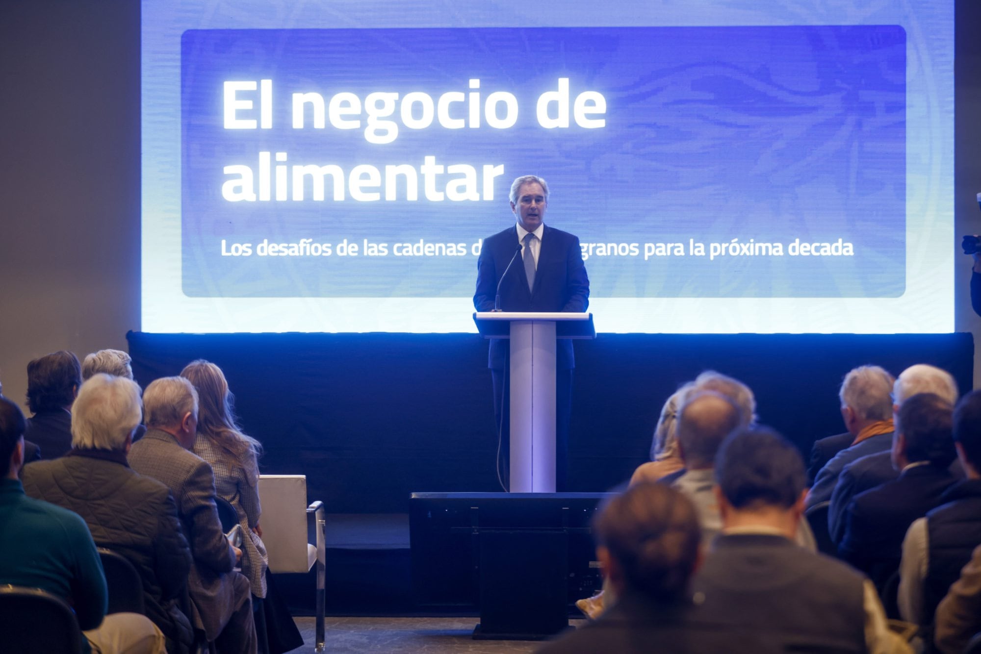 El canciller trazó un paralelismo entre la eficiencia productiva y futbolera