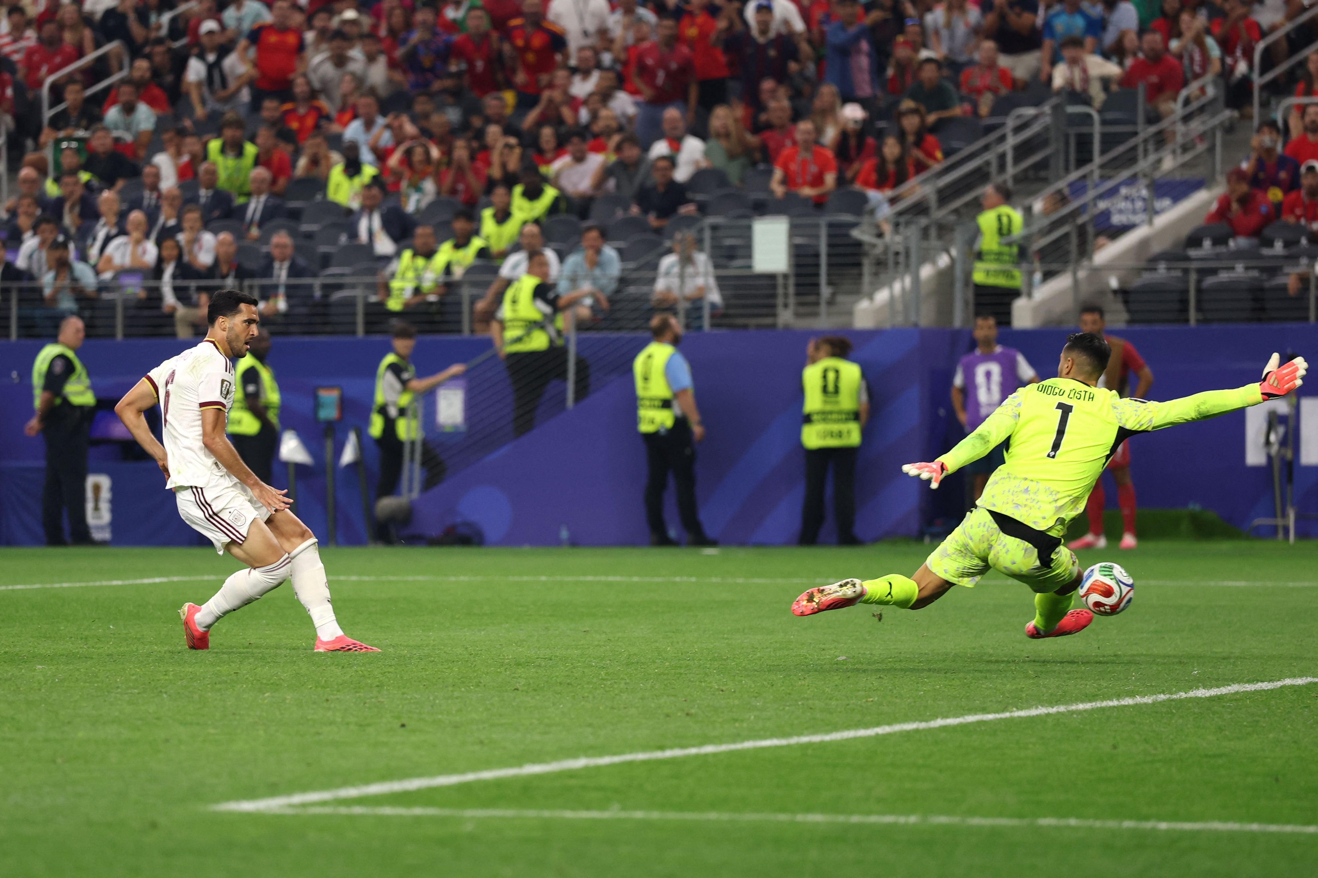 Merino resuelve en un mano con Diogo Costa el octavo de final que España le ganó por 1-0 a Portugal; el navarro le ahorró a su selección dos tiempos suplementarios en la Copa del Mundo.