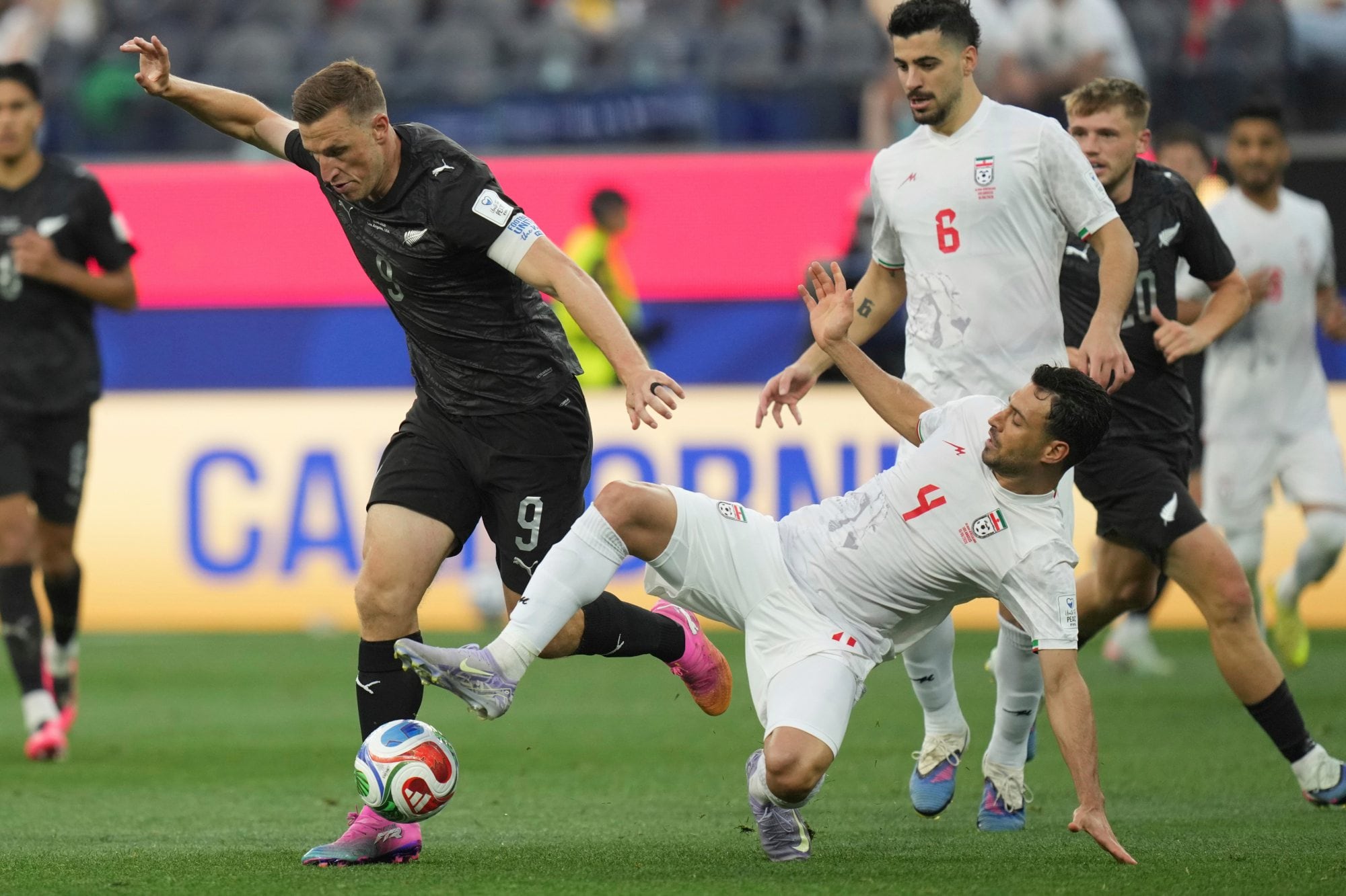 Irán vs. Nueva Zelanda fue uno de los partidos más atractivos de la primera fecha del Mundial