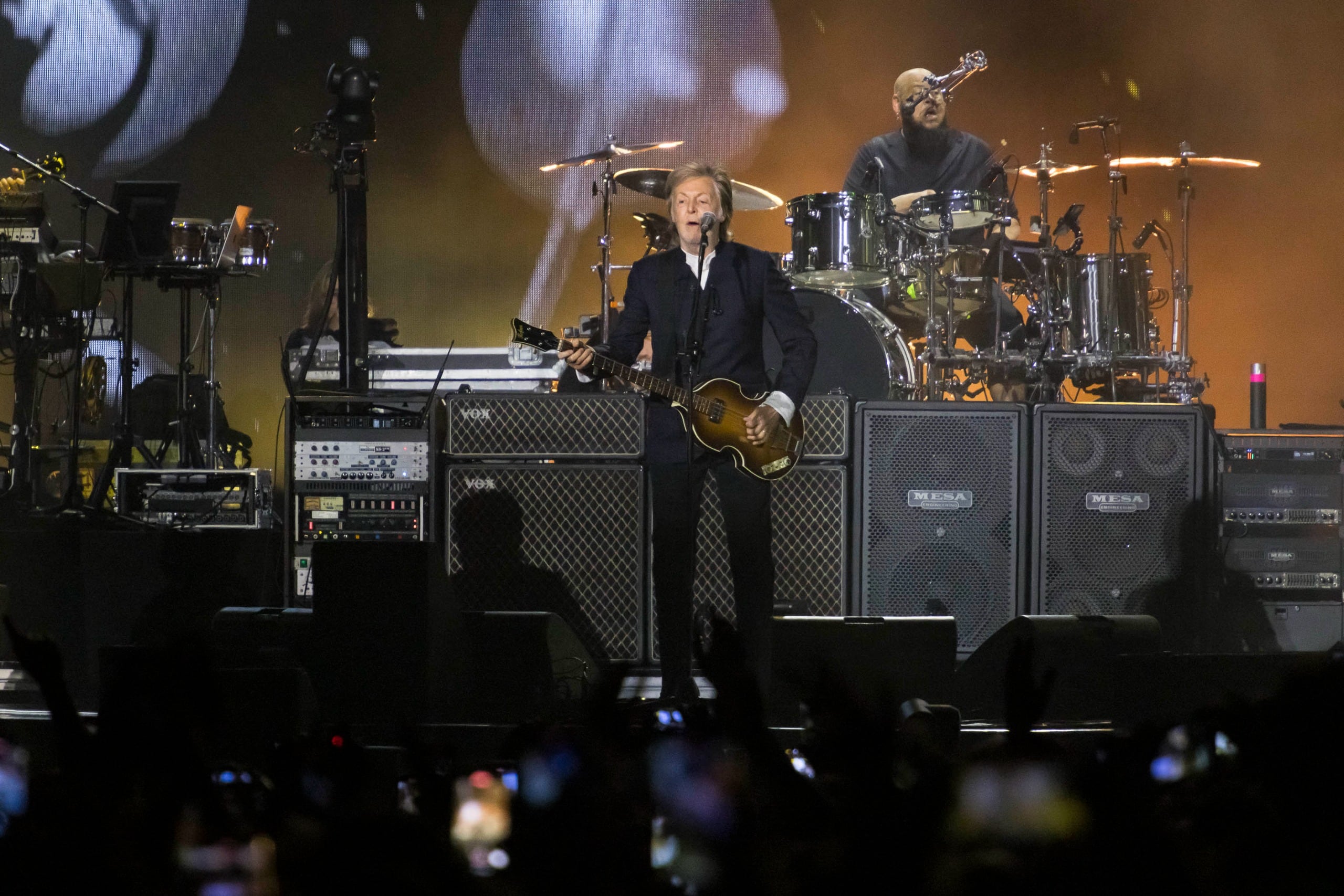 Casi tres horas de shows y decenas de momentos emotivos: el show de Paul McCartney apela a nuestra educación sentimental