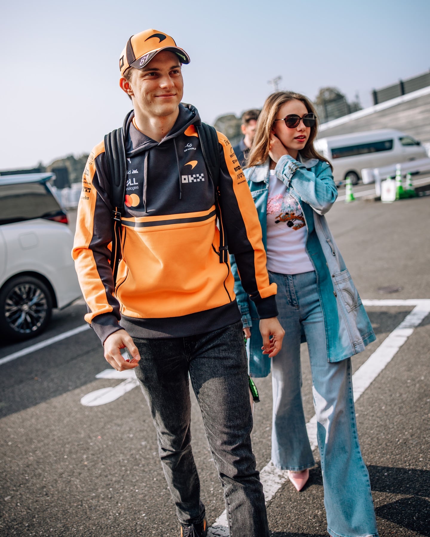 Oscar Piastri, junto a su novia de la adolescencia, la ingeniera británica Lily Zneimer. El piloto australiano quedó segundo en Suzuka