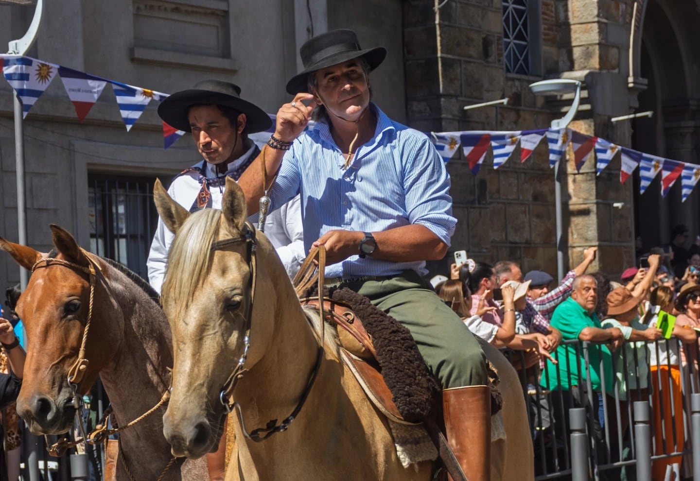Lacalle Pou sufrió un accidente mientras andaba a caballo y tuvo que ser trasladado a un hospital