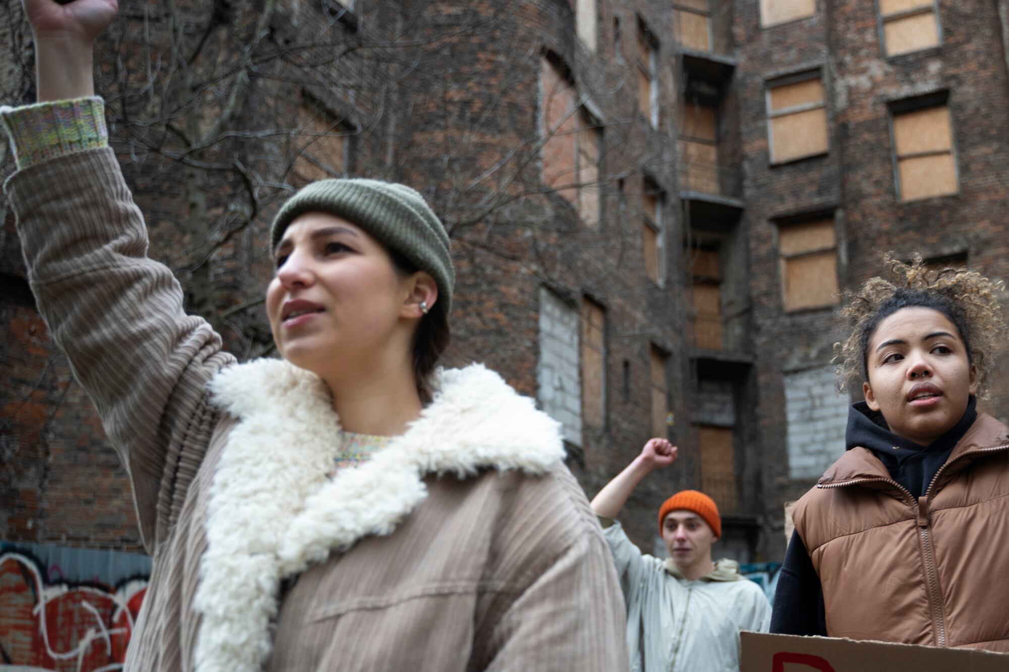 Estos lugares surgen como respuesta a políticas migratorias restrictivas y deportaciones masivas