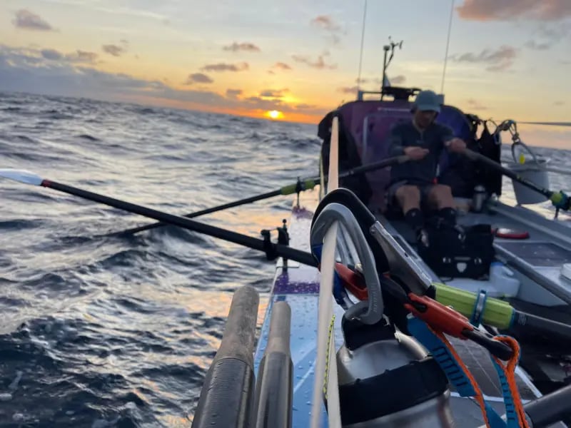 Después de meses de solo ver agua, Jamie dice que la costa de Australia apareció en el horizonte como apenas un borrón