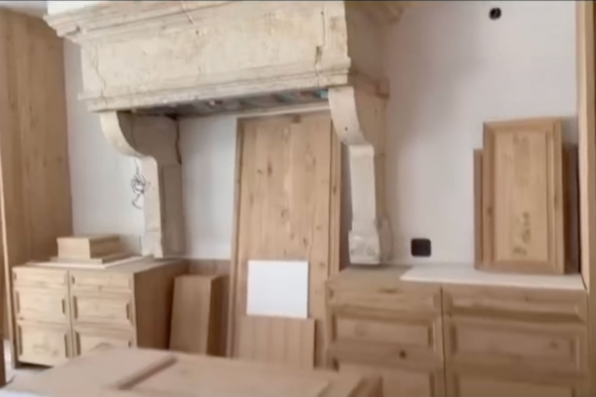 Aunque ya tiene los muebles de la cocina, todavía no definió el color ni el tono
