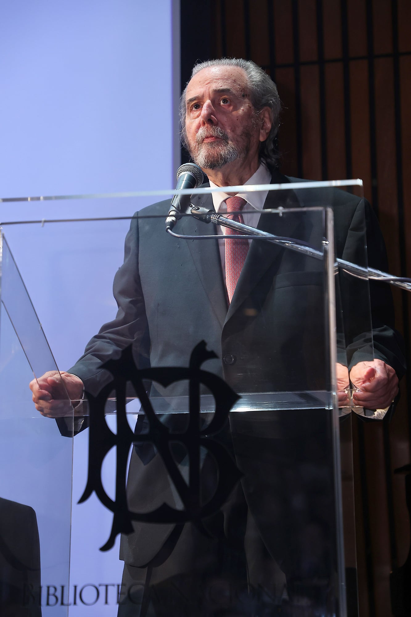 En fotos. El Dr. Juan Carlos Maqueda recibió la Pluma de Honor de la Academia Nacional de Periodismo 31 Las palabras del Dr. Maqueda destacando la importancia de la libertad de prensa