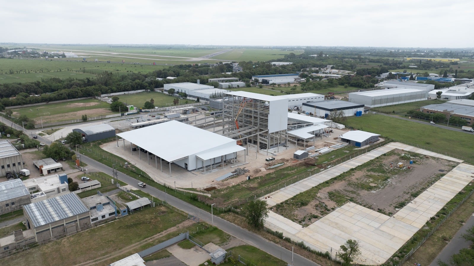 La nueva fábrica permitirá producir tres veces más de lo que la empresa vende actualmente