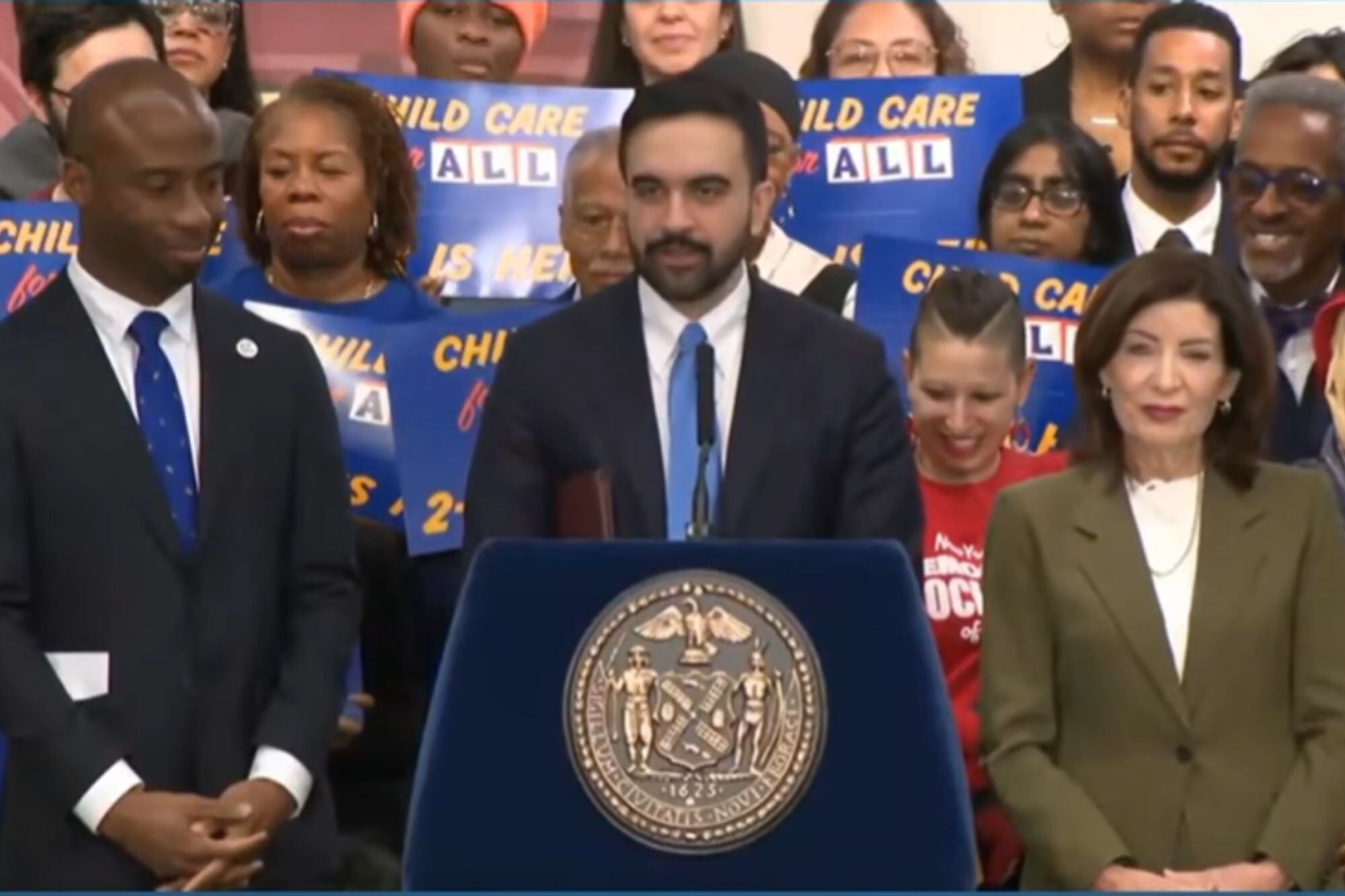 Noticias de New York, en vivo: el anuncio de Mamdani sobre cuidado infantil y otros reportes del 3 de marzo 10 Mamdani anunció 2000 plazas de cuidado infantil gratuito en la ciudad de Nueva York