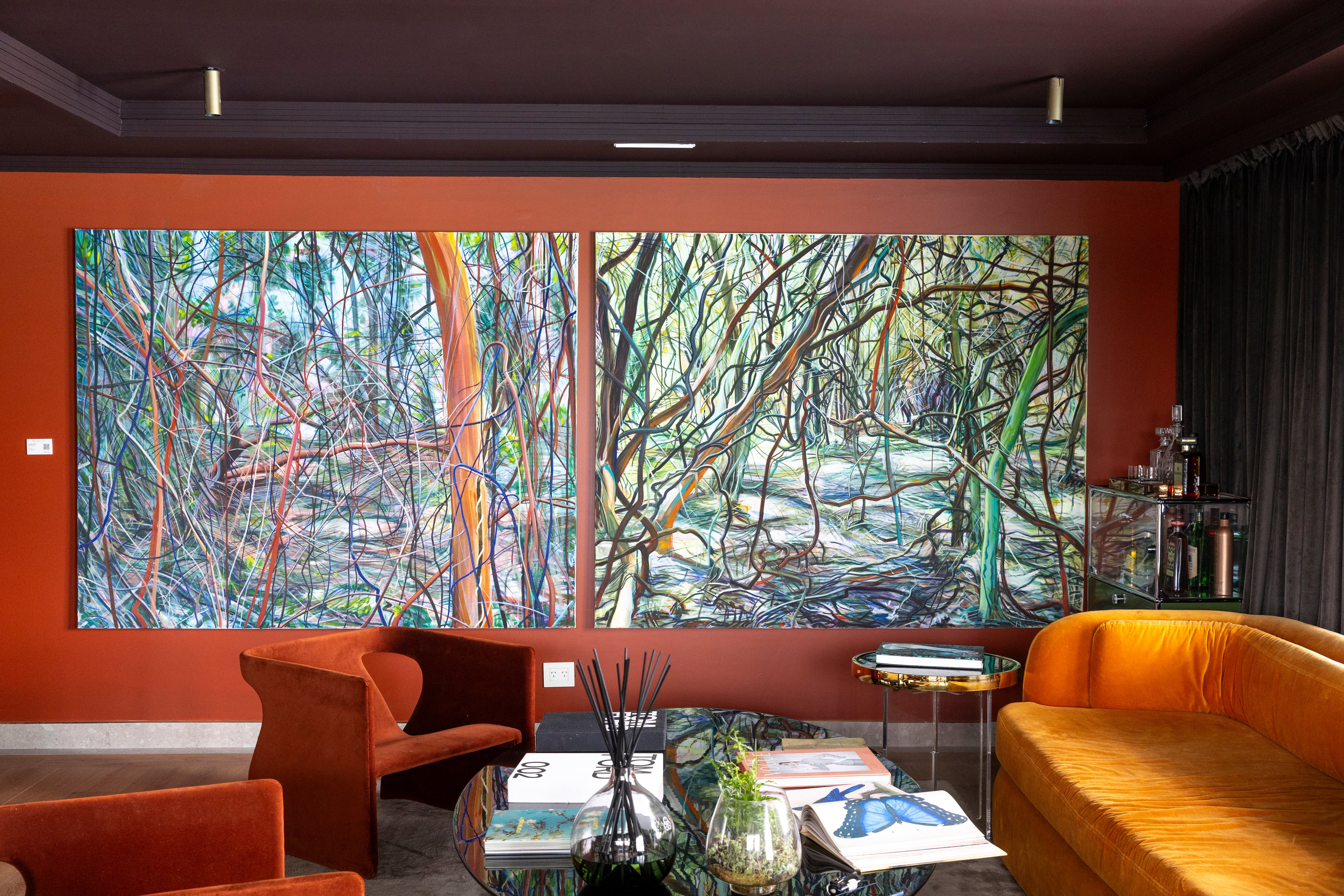 Artistas de Argentina, Uruguay y México integran Diderot, la plataforma que aportó más de 40 obras exhibidas en los distintos espacios de la muestra. En el departamento de Gaby López Monzón, dos obras del artista argentino Adrián Paiva.