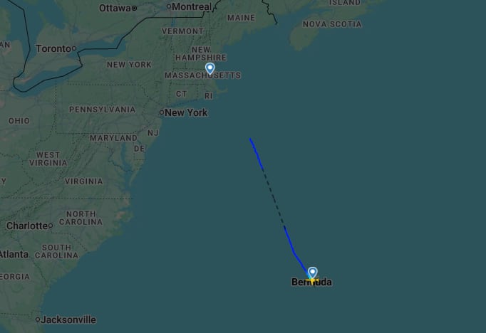 La torre de control perdió contacto con el avión cuando se acercaba a la costa estadounidense