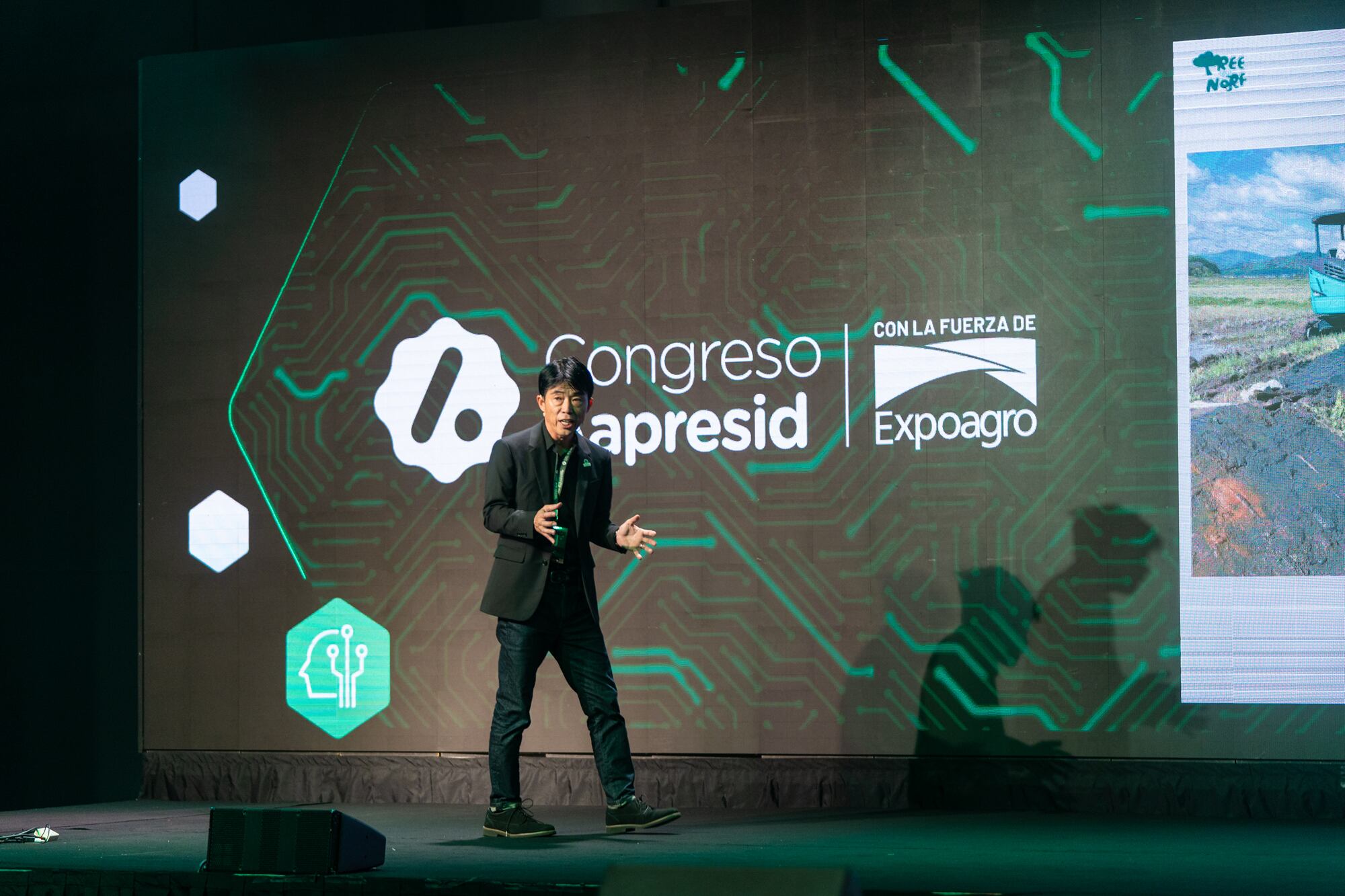 Shuichi Tokumoto contó que apenas el 40% del territorio japonés es cultivable o explotable