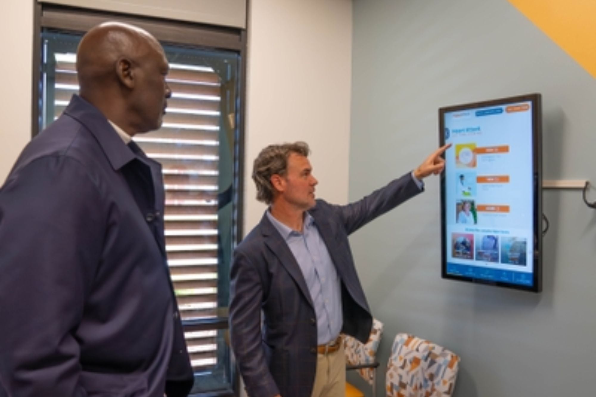 Michael Jordan recorrió las instalaciones luego de la inauguración de cada una