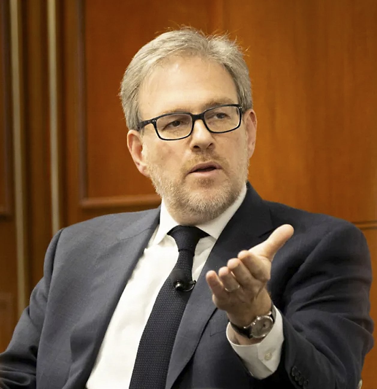 Bret Stephens: “La guerra terminará solo cuando termine el régimen de Irán”