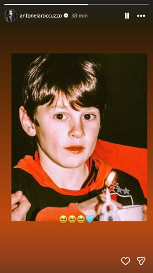 La tierna foto de Leo Messi en su cumpleaños número 8 con la camiseta de Newell's que publicó Anto Roccuzzo (Foto: Instagram @antonelaroccuzzo)