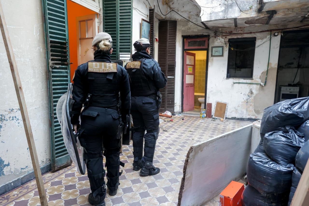 Desalojo en una casa usurpada en Parque Patricios