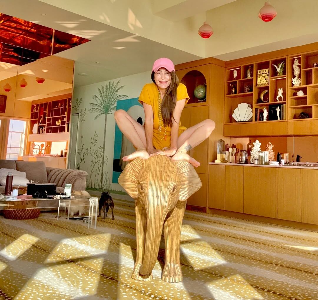 Ximena Caminos: la artista argentina que colaboró con Messi y hoy impulsa un arrecife artificial de 11 kilómetros en Miami 7 Ximena tuvo una carrera inicial como pintora y luego decidió que prefería ayudar a otros artistas que consideraba mejores a tener éxito