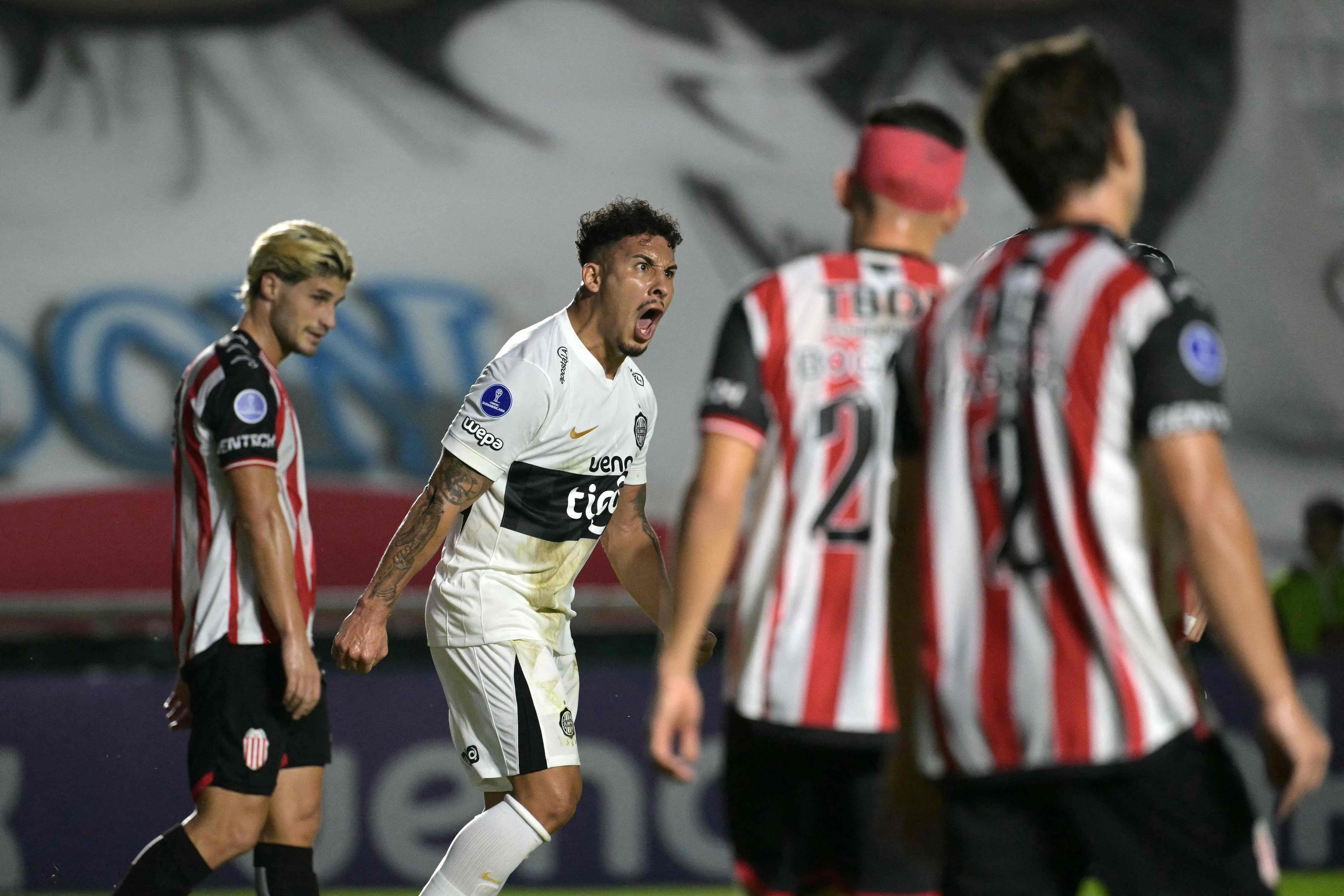 Barracas Central vs. Olimpia por la Copa Sudamericana, en vivo