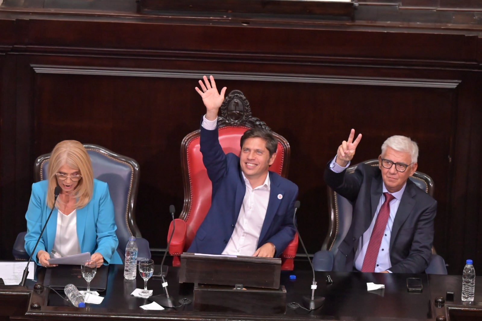 El presidente de la Cámara de Diputados, Dichiara, junto a Kicillof y la titular del Senado, Magario