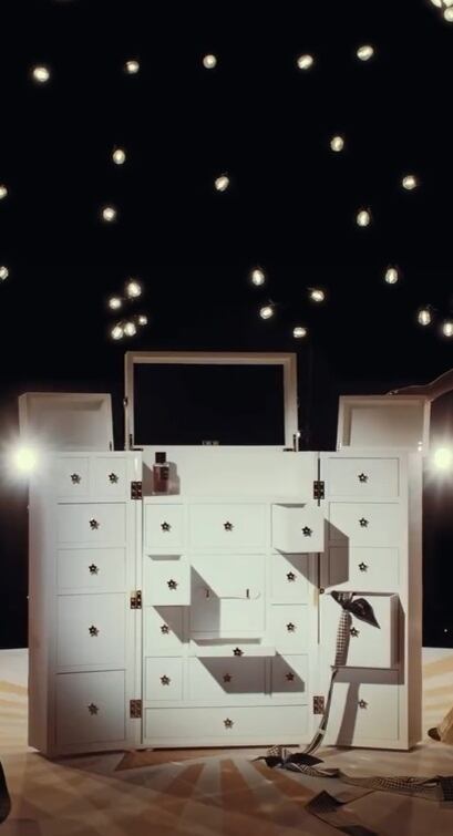Así es el calendario de Adviento de Dior, compuesto de 24 mini cosméticos, perfumes y velas