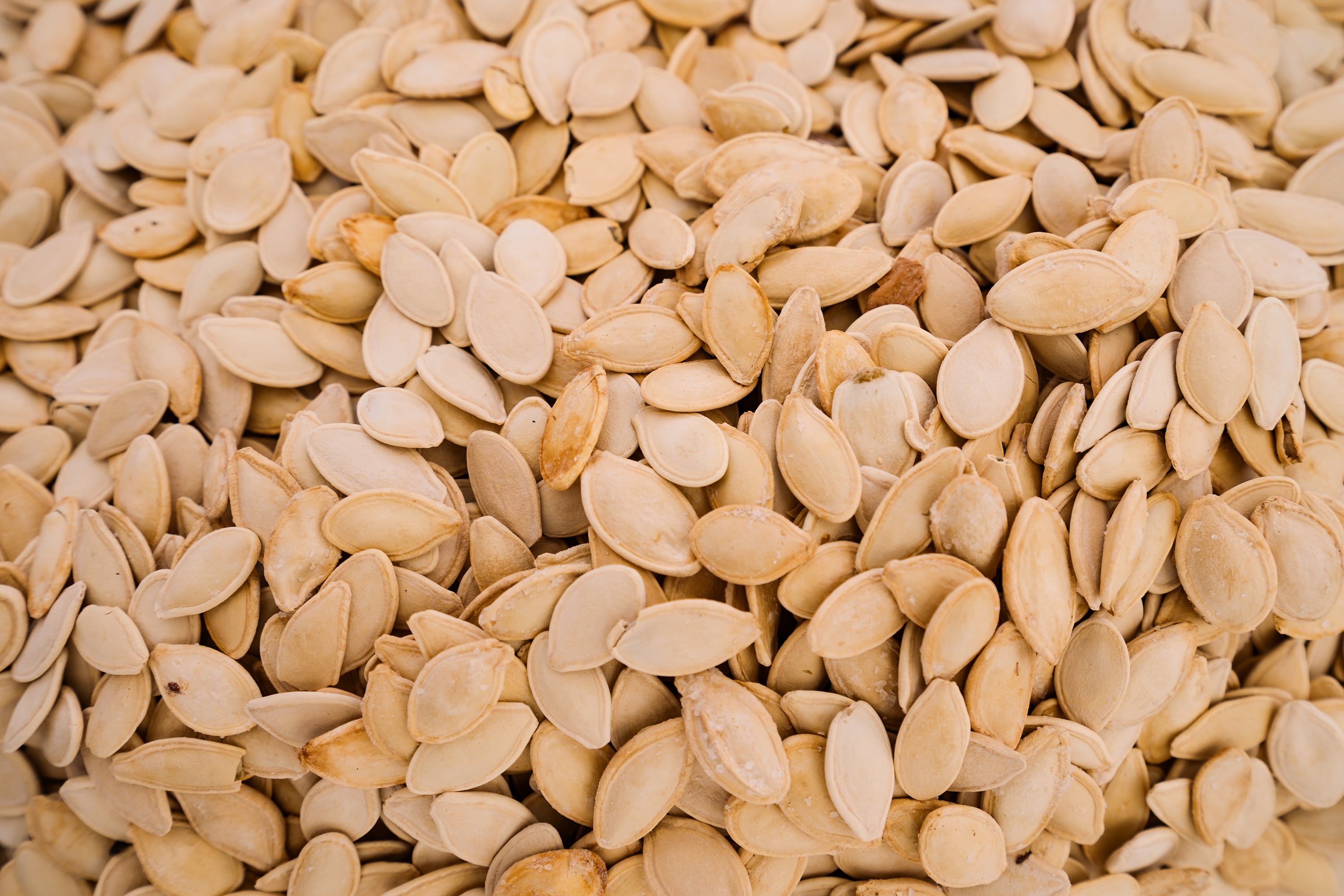 Las semillas de calabaza pueden ser consumidas como snacks a cualquier hora del día