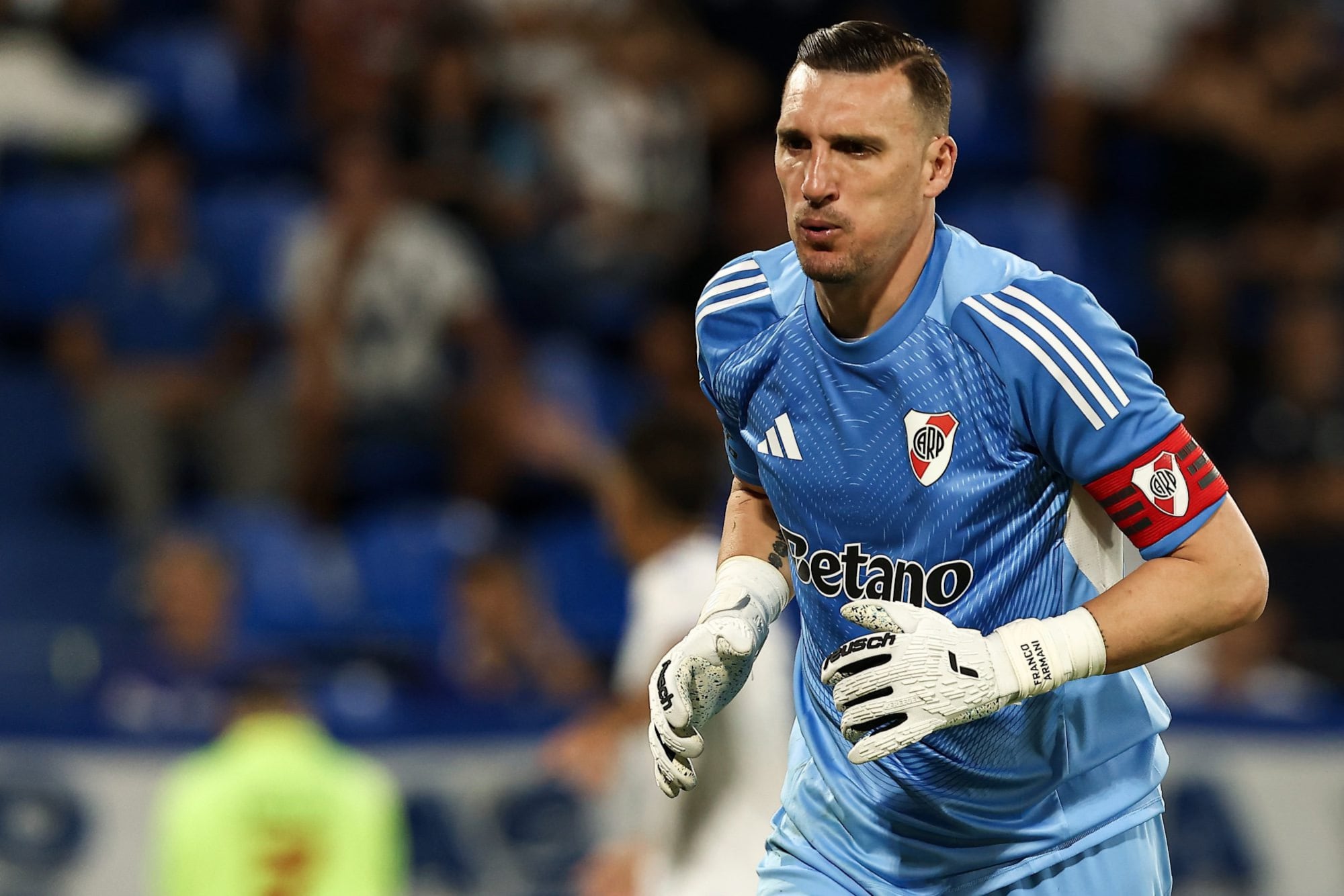 Por qué salió Franco Armani en el entretiempo de Vélez vs. River