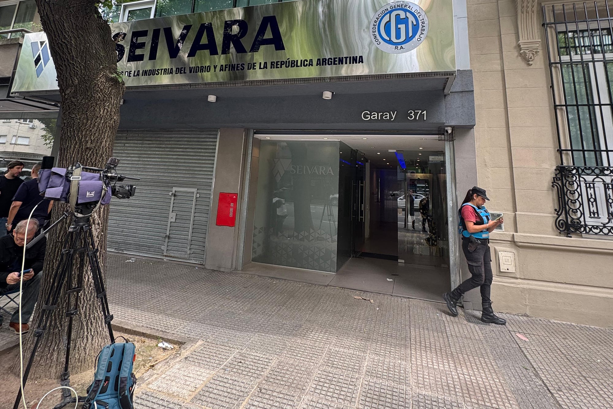 Vandalizaron la sede del gremio de uno de los jefes de la CGT