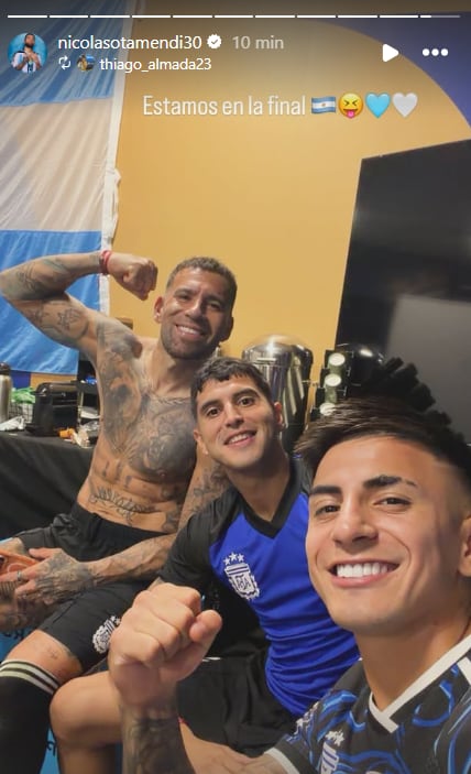 Otamendi es el encargado de mostrar los festejos en redes sociales