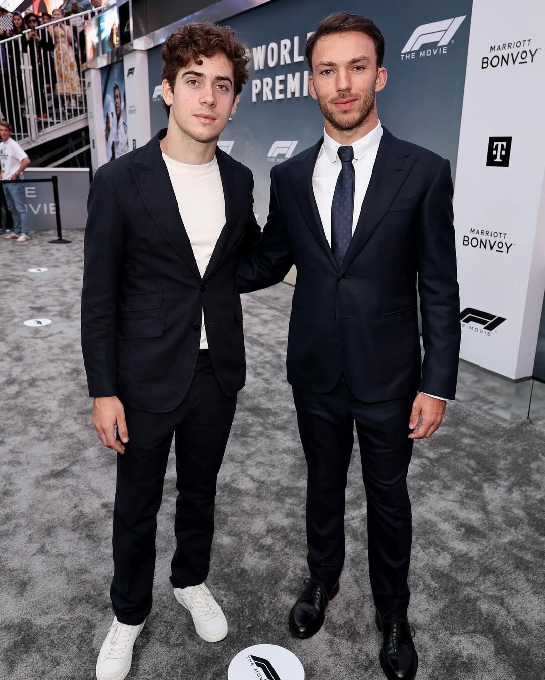 Los pilotos de Alpine dijeron presente en la premiere de la película de F1 en Nueva York (Foto: Instagram @alpinef1team)
