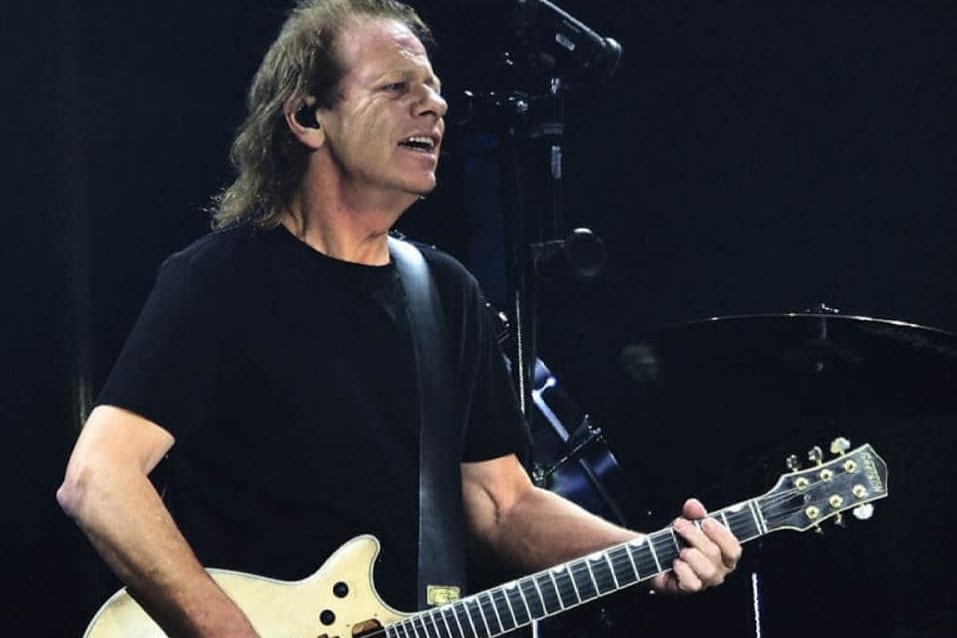 Le dieron de alta al guitarrista de AC/DC Stevie Young