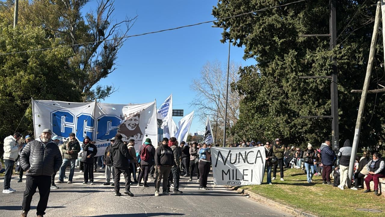 Militantes de la CCC, en junio de 2025, durante una protesta en La Plata