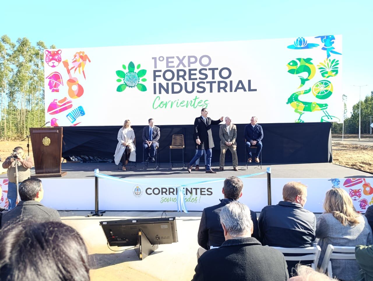 Valdés: “Tenemos más de 500.000 hectáreas forestadas de pino y eucaliptus, es función esencial del Gobierno industrializar a la provincia de Corrientes”