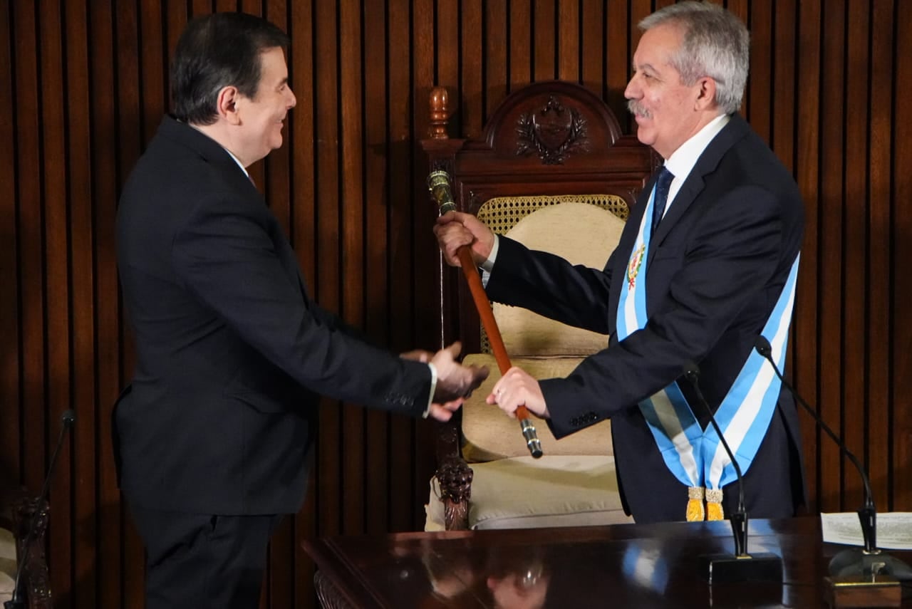 Santiago del Estero: Gerardo Zamora le entregó el mando a su delfín histórico Elías Suárez