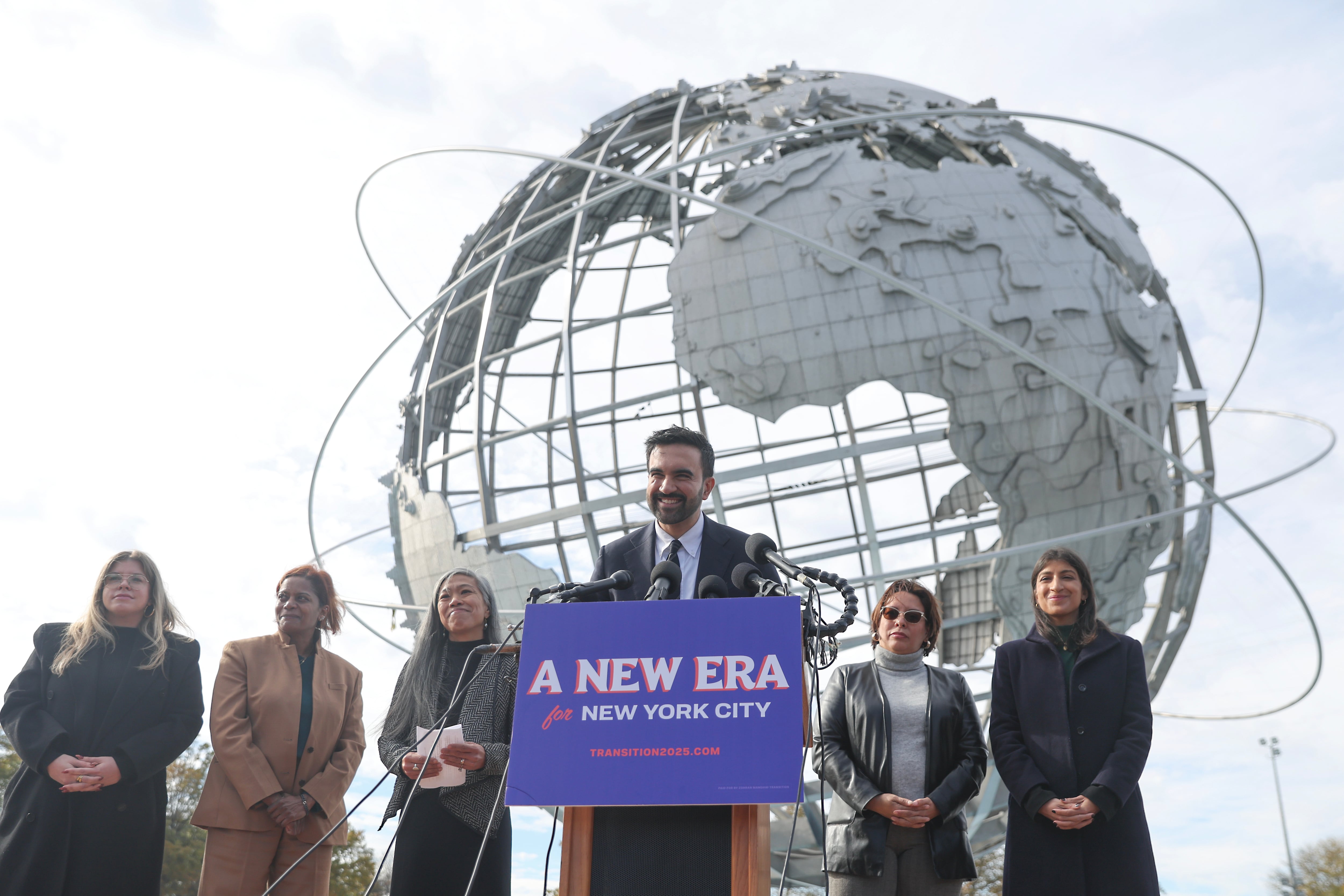 Hasta la promesa de campaña más controversial de Zohran Mamdani en Nueva York, vinculada a la gratuidad del transporte público, logró apoyo en todo el estado (AP foto/Heather Khalifa)