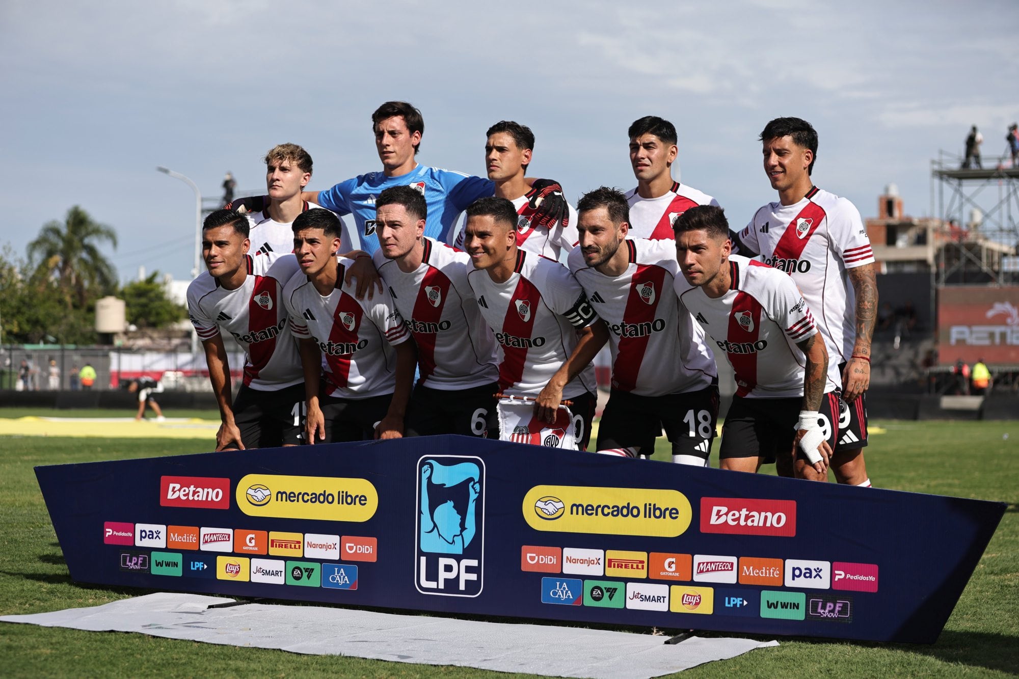 River y Barracas también se estrenaron en la fecha 1 del Apertura, pero en la cancha Claudio 'Chiqui' Tapia