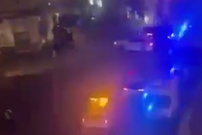 Ucrania: una policía murió y otras 14 personas resultan heridas tras dos explosiones, en un presunto “ataque terrorista”