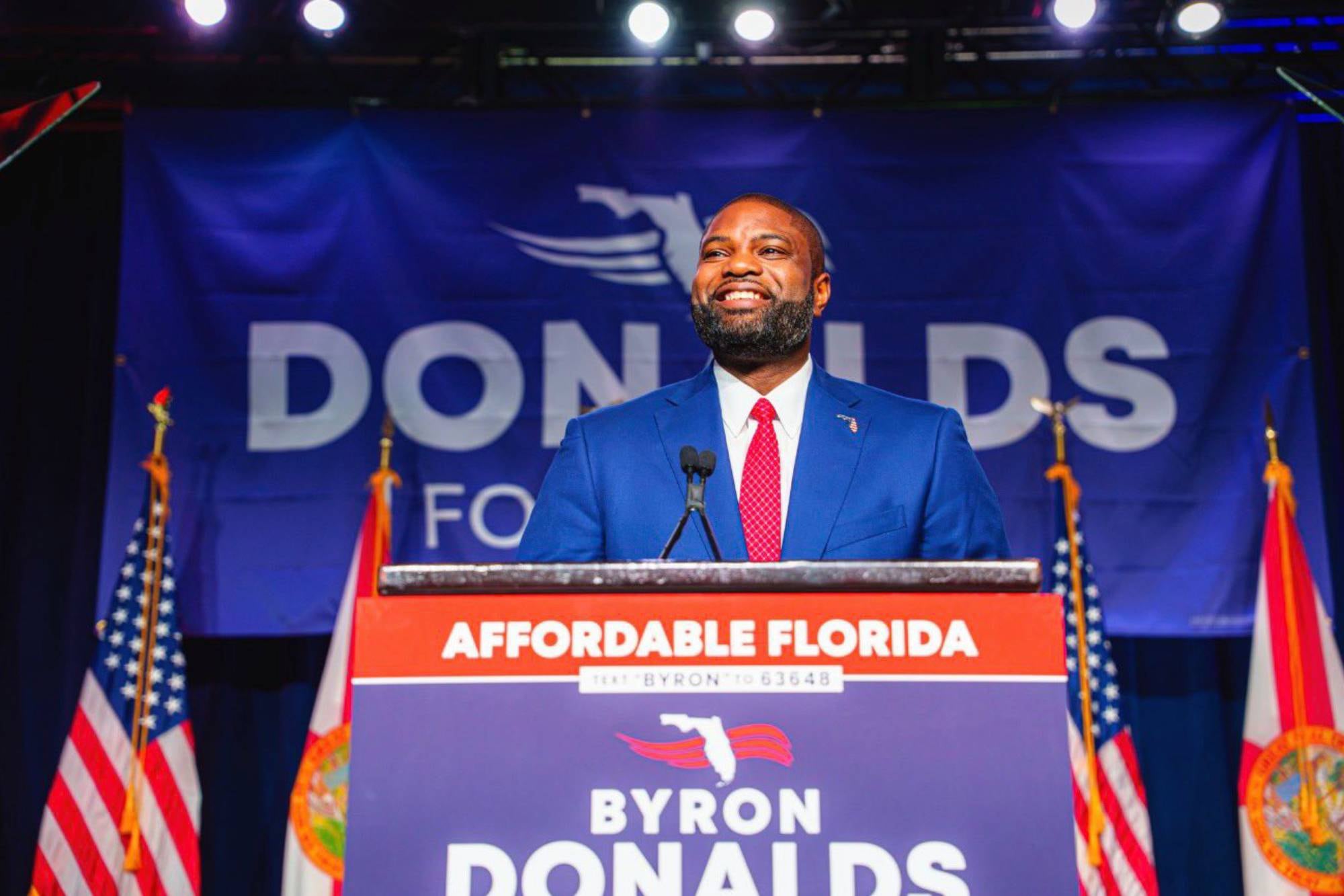 Byron Donalds mantiene ventaja en una reciente encuesta por la gobernación de Florida frente a Jolly