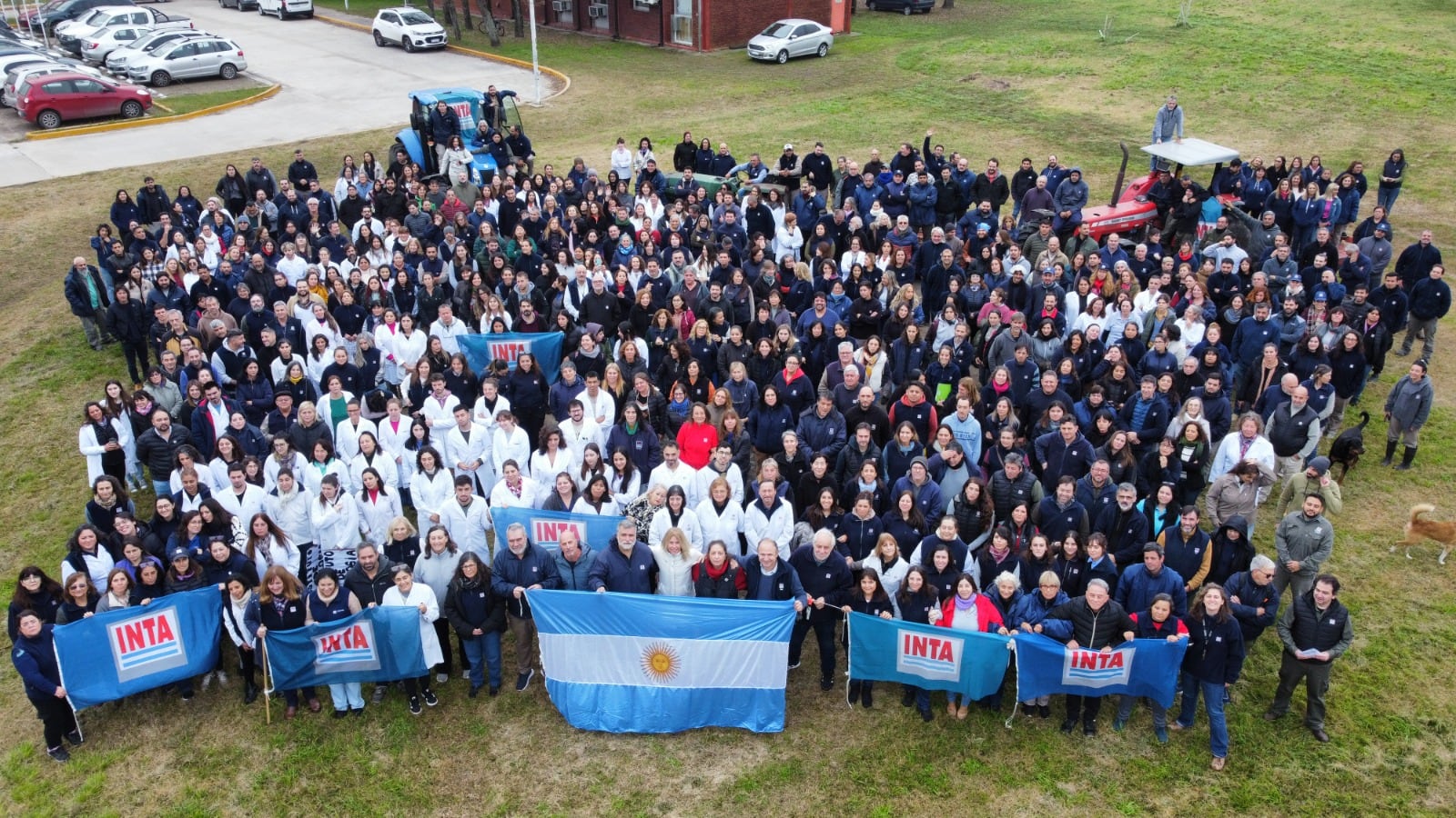 El personal de INTA Castelar se manifestó en defensa por el desmantelamiento del organismo