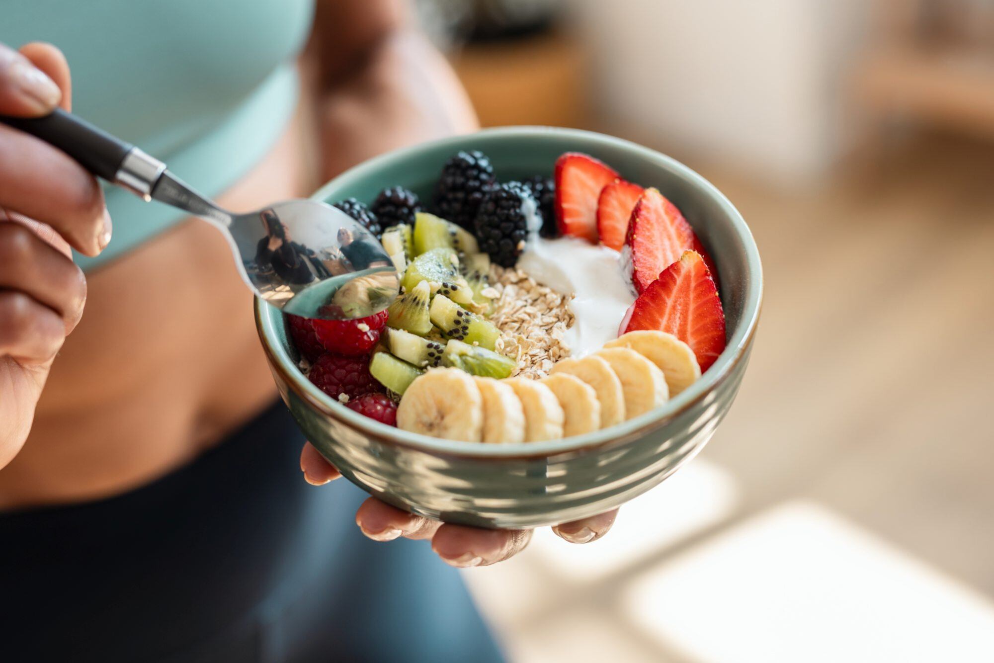 Quienes entrenan por la mañana no deberían descuidar el desayuno