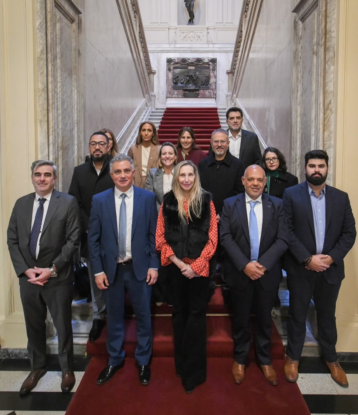 La secretaria de la Presidencia, Karina Milei, posó en la Casa Rosada con legisladores bonaerenses de LLA