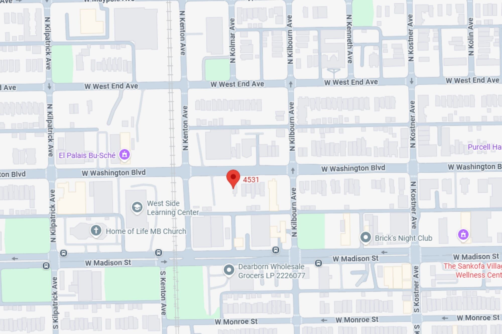 El edificio de tres pisos y 44 departamentos se construye en un terreno baldío en 4531-55 W. Washington Blvd.